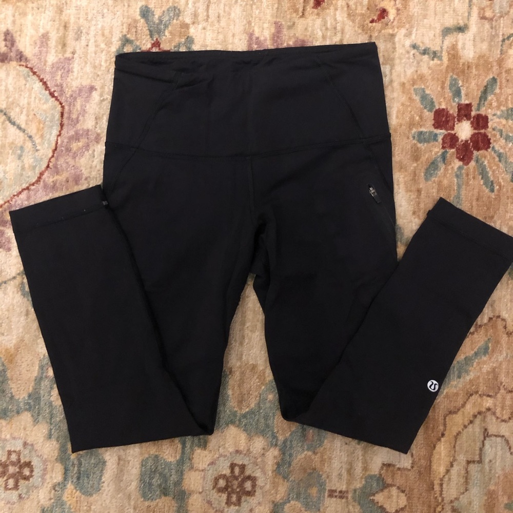 Black lululemon crop leggings